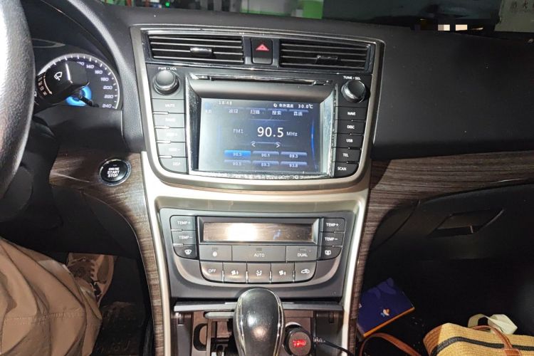 Used CHANGAN Raeton 2014 1.8T Automatic Prestige Anniversary Edition China IV Standard Audio And AC Panel