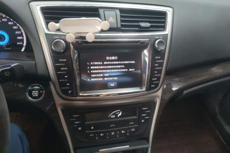 Used CHANGAN Raeton 2014 1.8T Automatic Prestige Anniversary Edition China IV Standard Audio And AC Panel