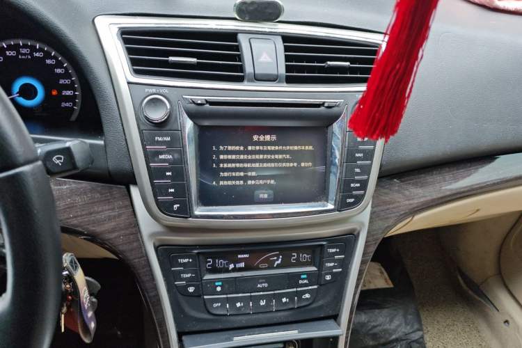 Used CHANGAN Raeton 2014 1.8T Automatic Elite Anniversary Edition China V Standard Audio And AC Panel