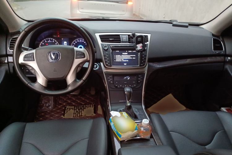 Used CHANGAN Raeton 2014 1.8T Automatic Prestige Anniversary Edition China IV Standard Center Console