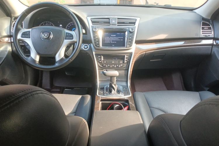 Used CHANGAN Raeton 2014 1.8T Automatic Prestige Anniversary Edition China IV Standard Center Console