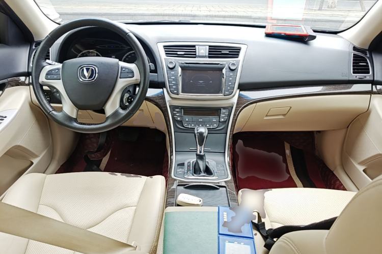 Used CHANGAN Raeton 2014 1.8T Automatic Elite Anniversary Edition China IV Standard Center Console