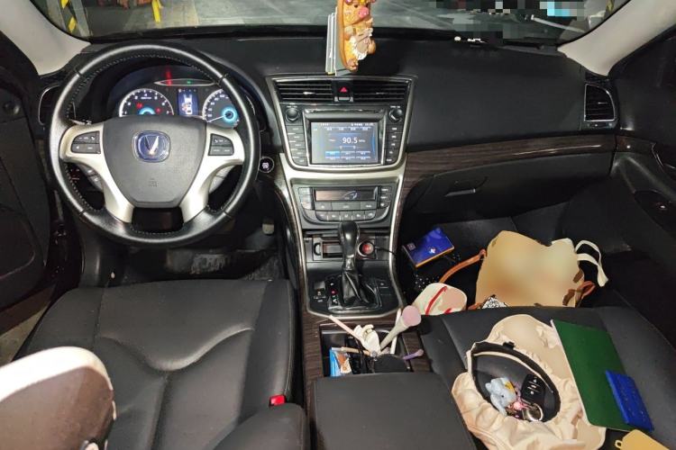 Used CHANGAN Raeton 2014 1.8T Automatic Prestige Anniversary Edition China IV Standard Center Console