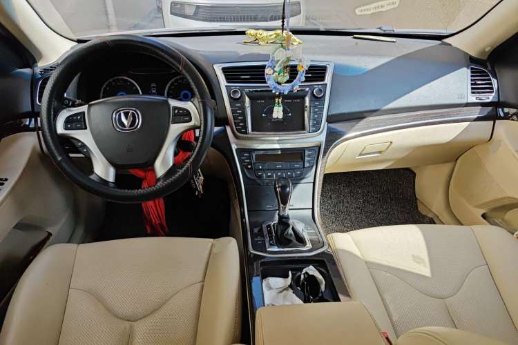 Used CHANGAN Raeton 2014 1.8T Automatic Elite Anniversary Edition China IV Standard Center Console