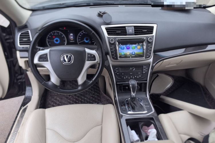 Used CHANGAN Raeton 2014 1.8T Automatic Elite Anniversary Edition China IV Standard Center Console