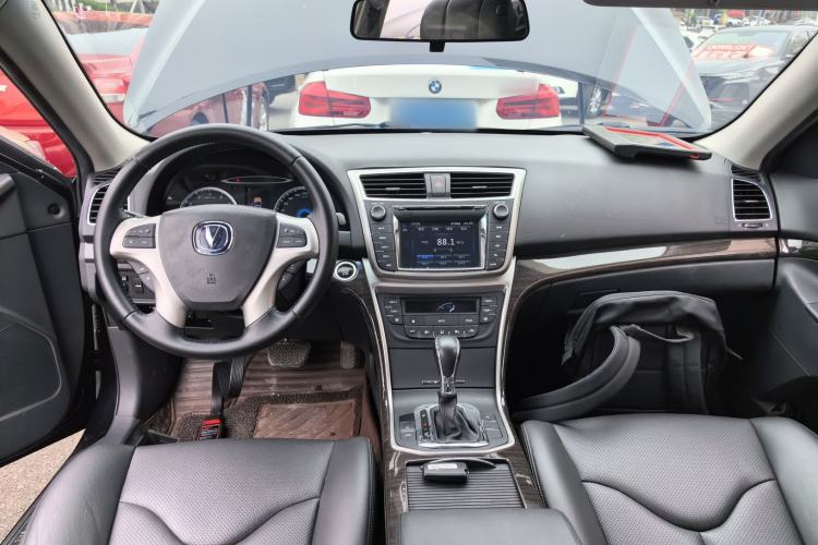 Used CHANGAN Raeton 2014 1.8T Automatic Prestige Anniversary Edition China IV Standard Center Console