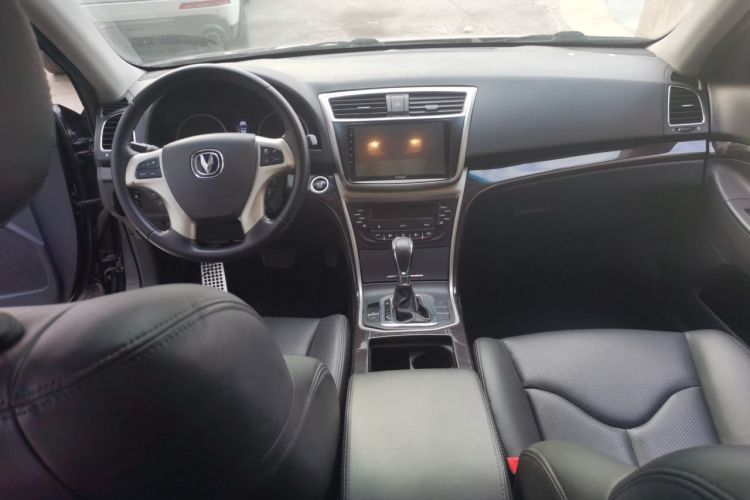 Used CHANGAN Raeton 2014 1.8T Automatic Prestige Anniversary Edition China IV Standard Center Console