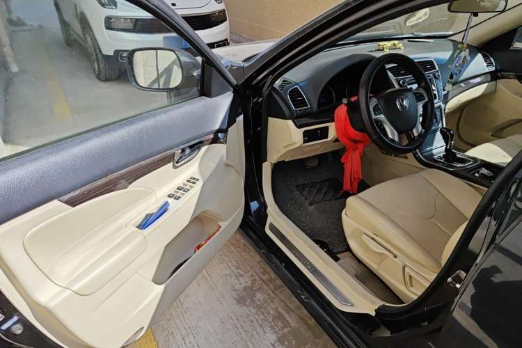 Used CHANGAN Raeton 2014 1.8T Automatic Elite Anniversary Edition China IV Standard Driver Seat