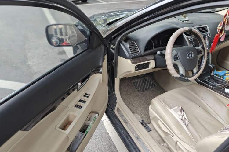 Used CHANGAN Raeton 2014 1.8T Automatic Elite Anniversary Edition China IV Standard Driver Seat
