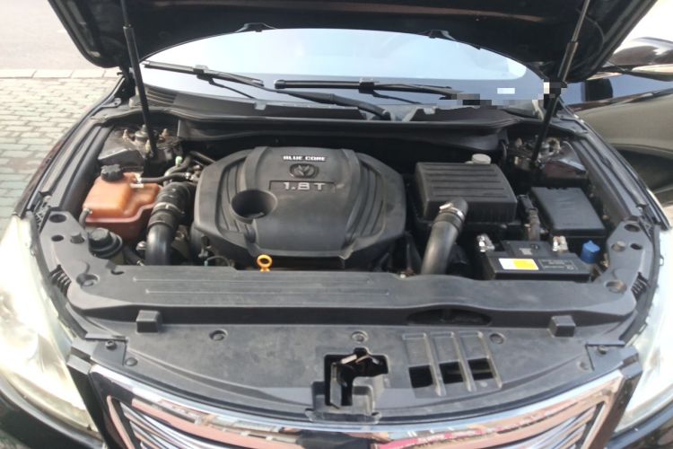 Used CHANGAN Raeton 2014 1.8T Automatic Prestige Anniversary Edition China IV Standard Engine Bay