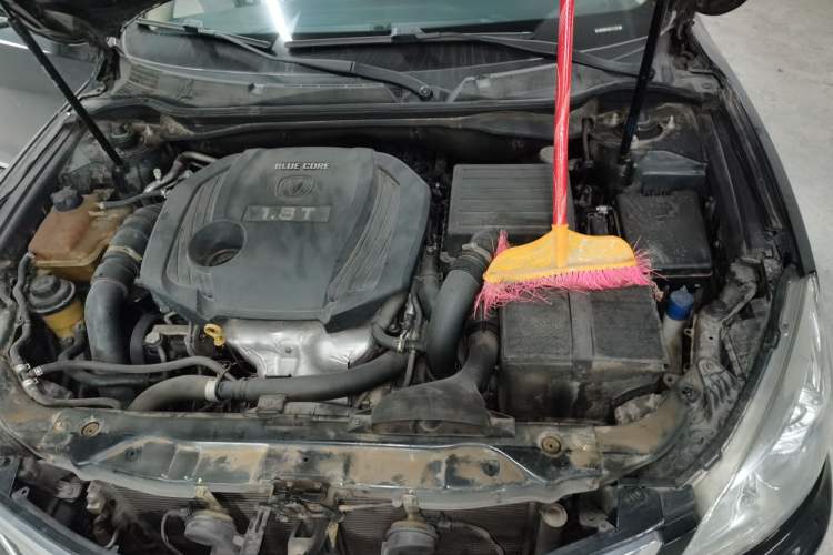 Used CHANGAN Raeton 2014 1.8T Automatic Elite Anniversary Edition China IV Standard Engine Bay