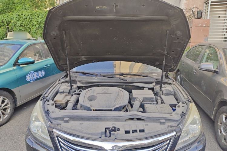 Used CHANGAN Raeton 2014 1.8T Automatic Prestige Anniversary Edition China V Standard Engine Bay