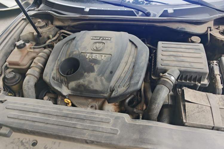 Used CHANGAN Raeton 2014 1.8T Automatic Prestige Anniversary Edition China IV Standard Engine Bay