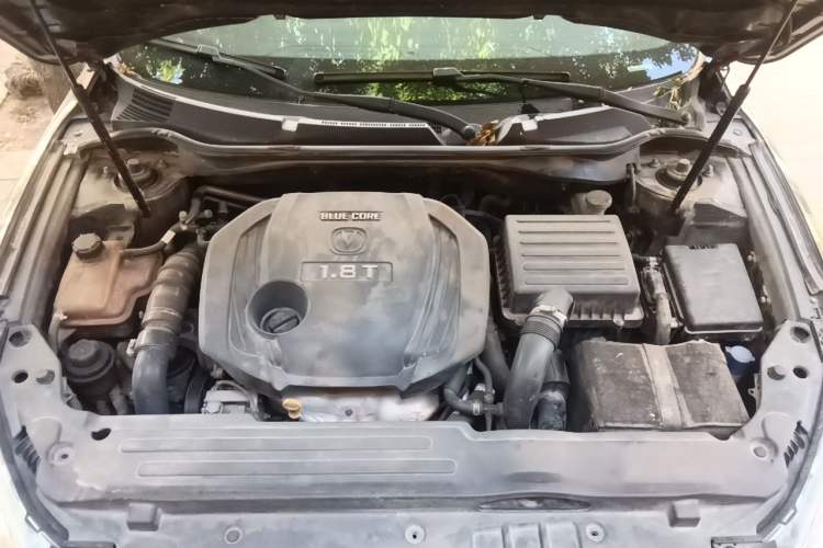 Used CHANGAN Raeton 2014 1.8T Automatic Prestige Anniversary Edition China IV Standard Engine Bay