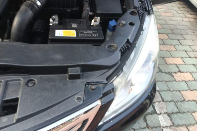 Used CHANGAN Raeton 2014 1.8T Automatic Prestige Anniversary Edition China IV Standard Engine Bay Left