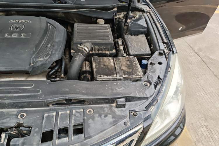 Used CHANGAN Raeton 2014 1.8T Automatic Elite Anniversary Edition China V Standard Engine Bay Left