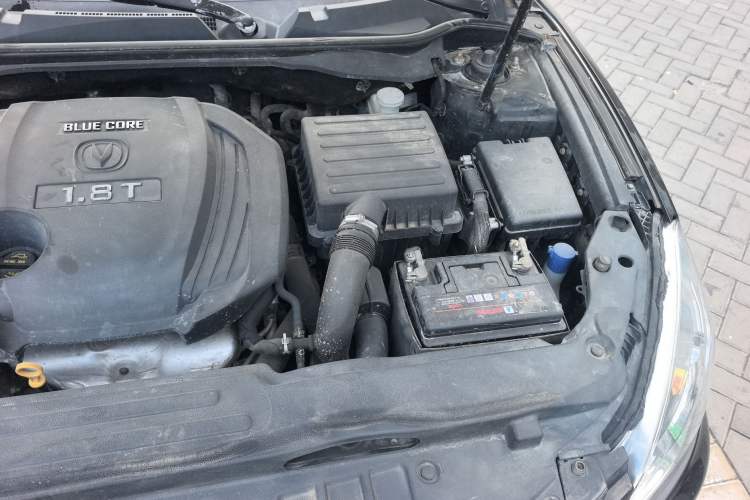 Used CHANGAN Raeton 2014 1.8T Automatic Elite Anniversary Edition China IV Standard Engine Bay Left