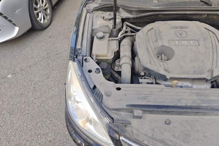 Used CHANGAN Raeton 2014 1.8T Automatic Prestige Anniversary Edition China V Standard Engine Bay Right