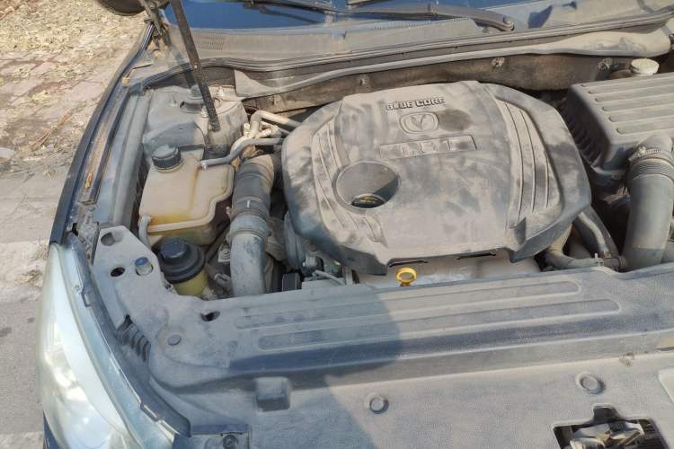Used CHANGAN Raeton 2014 1.8T Automatic Elite Anniversary Edition China IV Standard Engine Bay Right