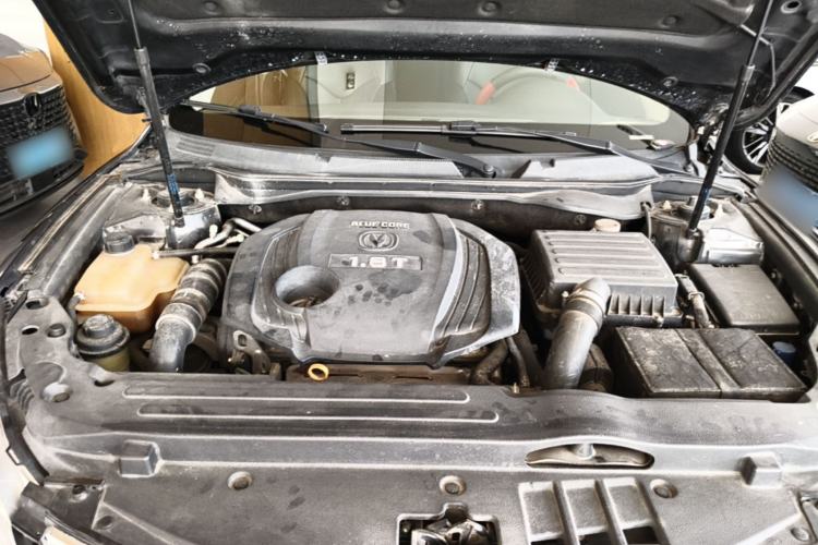 Used CHANGAN Raeton 2014 1.8T Automatic Prestige Anniversary Edition China V Standard Engine Bay