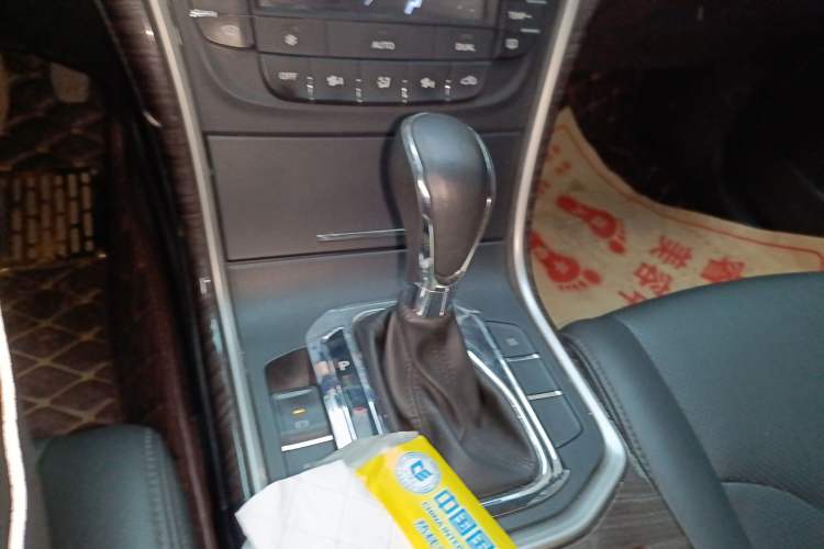 Used CHANGAN Raeton 2014 1.8T Automatic Prestige Anniversary Edition China IV Standard Gear Lever