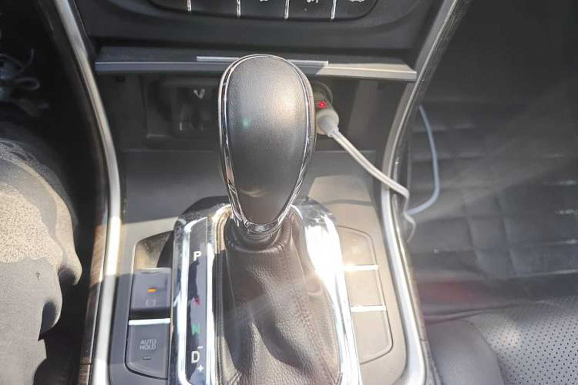 Used CHANGAN Raeton 2014 1.8T Automatic Prestige Anniversary Edition China V Standard Gear Lever