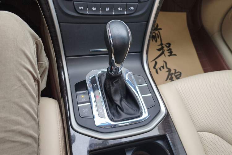 Used CHANGAN Raeton 2014 1.8T Automatic Elite Anniversary Edition China IV Standard Gear Lever