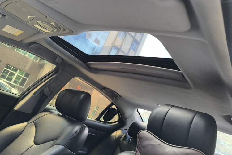 Used CHANGAN Raeton 2014 1.8T Automatic Prestige Anniversary Edition China V Standard Headliner