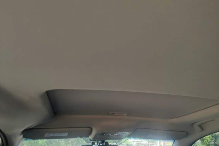 Used CHANGAN Raeton 2014 1.8T Automatic Prestige Anniversary Edition China IV Standard Headliner