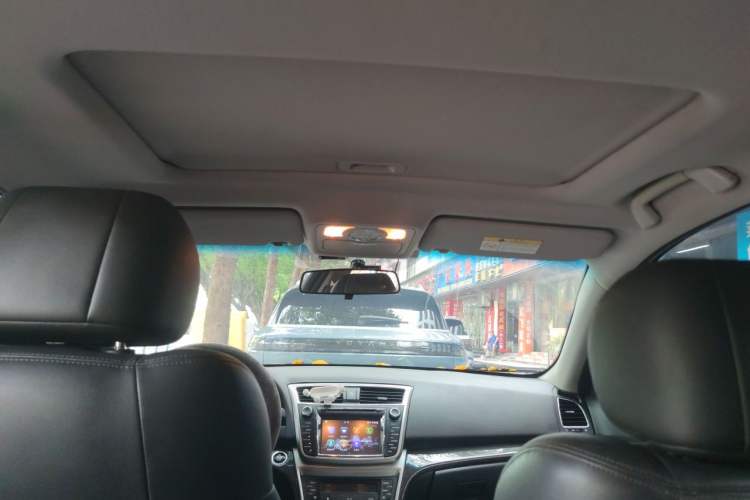 Used CHANGAN Raeton 2014 1.8T Automatic Prestige Anniversary Edition China IV Standard Headliner