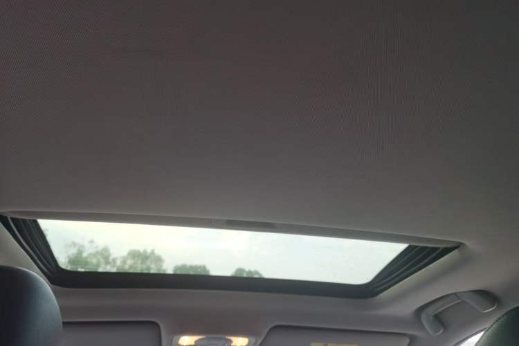 Used CHANGAN Raeton 2014 1.8T Automatic Prestige Anniversary Edition China IV Standard Headliner