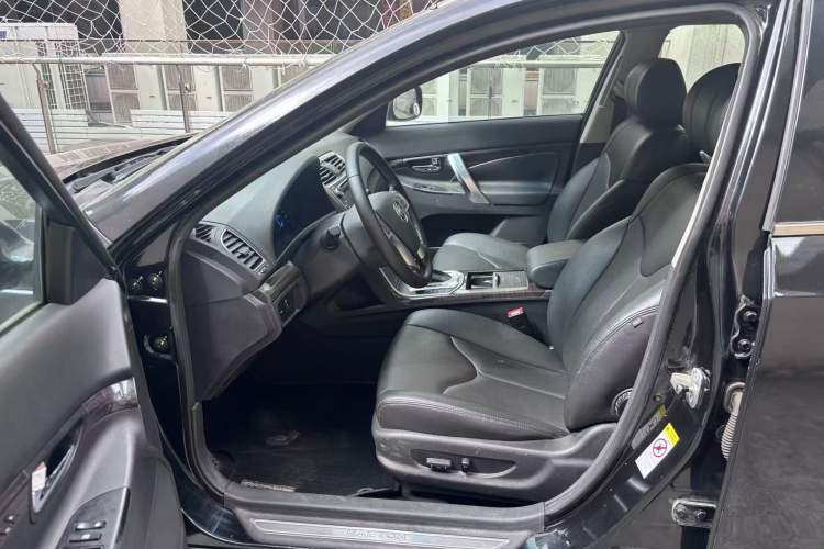 Used CHANGAN Raeton 2014 1.8T Automatic Prestige Anniversary Edition China V Standard Interior 2