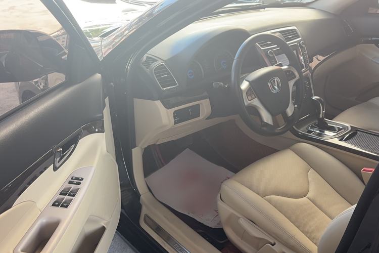 Used CHANGAN Raeton 2014 1.8T Automatic Elite Anniversary Edition China IV Standard Interior 2