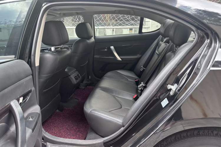Used CHANGAN Raeton 2014 1.8T Automatic Prestige Anniversary Edition China V Standard Interior 3