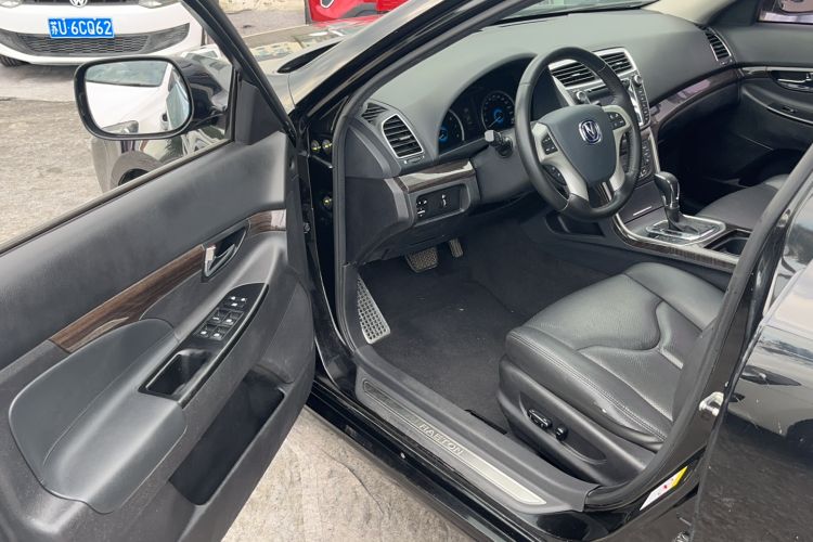 Used CHANGAN Raeton 2014 1.8T Automatic Prestige Anniversary Edition China V Standard Interior 3