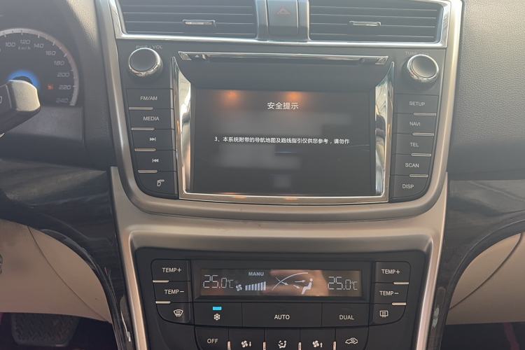 Used CHANGAN Raeton 2014 1.8T Automatic Elite Anniversary Edition China IV Standard Interior 7