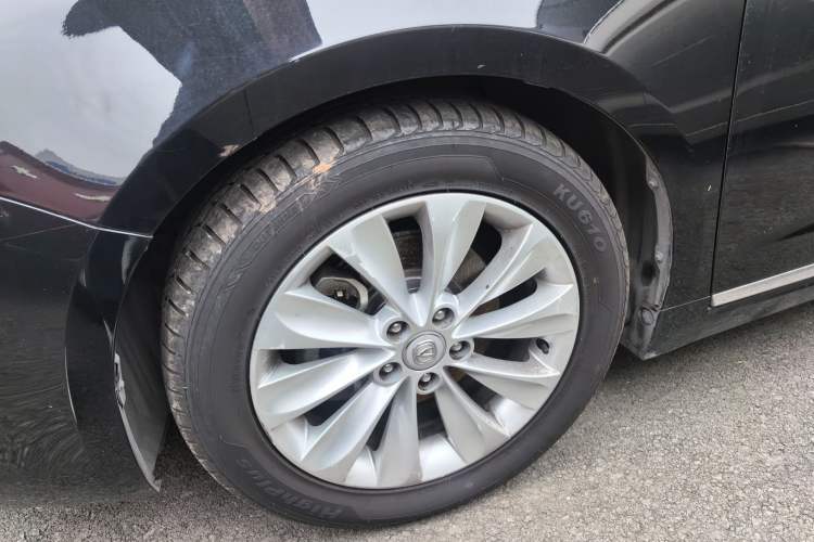 Used CHANGAN Raeton 2014 1.8T Automatic Prestige Anniversary Edition China IV Standard Left Front Wheel Hub