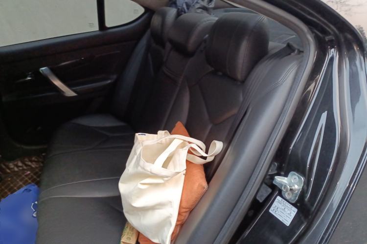 Used CHANGAN Raeton 2014 1.8T Automatic Prestige Anniversary Edition China IV Standard Left Rear Seat