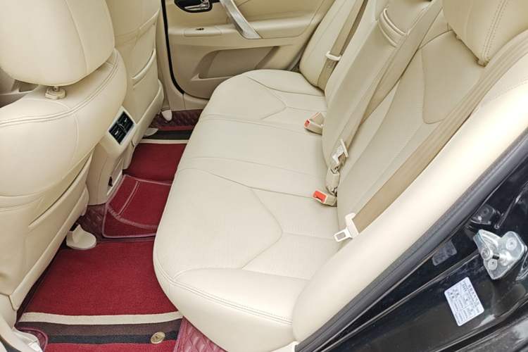 Used CHANGAN Raeton 2014 1.8T Automatic Elite Anniversary Edition China IV Standard Left Rear Seat