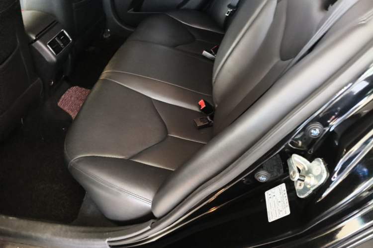 Used CHANGAN Raeton 2014 1.8T Automatic Prestige Anniversary Edition China V Standard Left Rear Seat