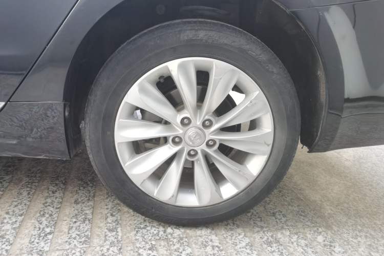 Used CHANGAN Raeton 2014 1.8T Automatic Prestige Anniversary Edition China IV Standard Left Rear Wheel Hub