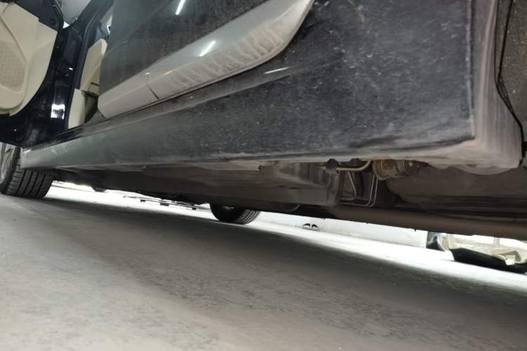 Used CHANGAN Raeton 2014 1.8T Automatic Elite Anniversary Edition China IV Standard Left Side Sill