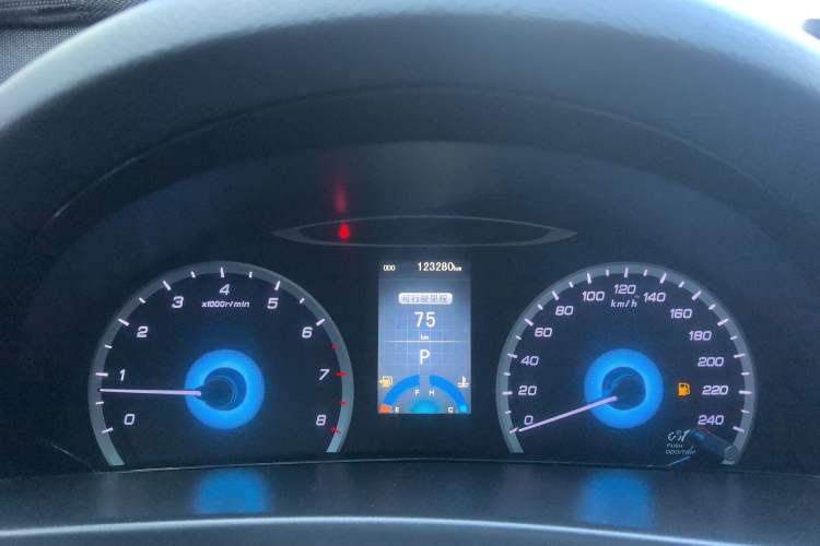 Used CHANGAN Raeton 2014 1.8T Automatic Elite Anniversary Edition China IV Standard Odometer Close Up