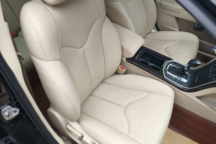 Used CHANGAN Raeton 2014 1.8T Automatic Elite Anniversary Edition China IV Standard Right Front Seat