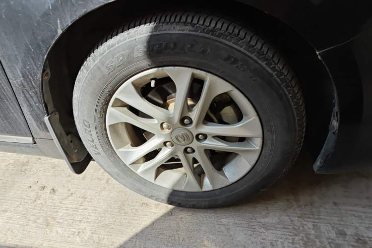 Used CHANGAN Raeton 2014 1.8T Automatic Elite Anniversary Edition China IV Standard Right Front Wheel Hub