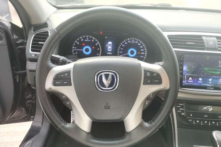 Used CHANGAN Raeton 2014 1.8T Automatic Prestige Anniversary Edition China IV Standard Steering Wheel
