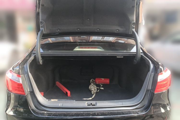 Used CHANGAN Raeton 2014 1.8T Automatic Prestige Anniversary Edition China IV Standard Trunk