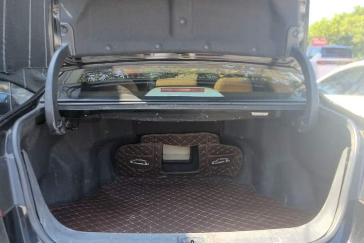 Used CHANGAN Raeton 2014 1.8T Automatic Elite Anniversary Edition China IV Standard Trunk