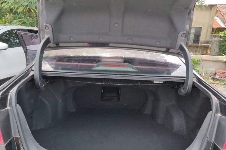 Used CHANGAN Raeton 2014 1.8T Automatic Prestige Anniversary Edition China V Standard Trunk