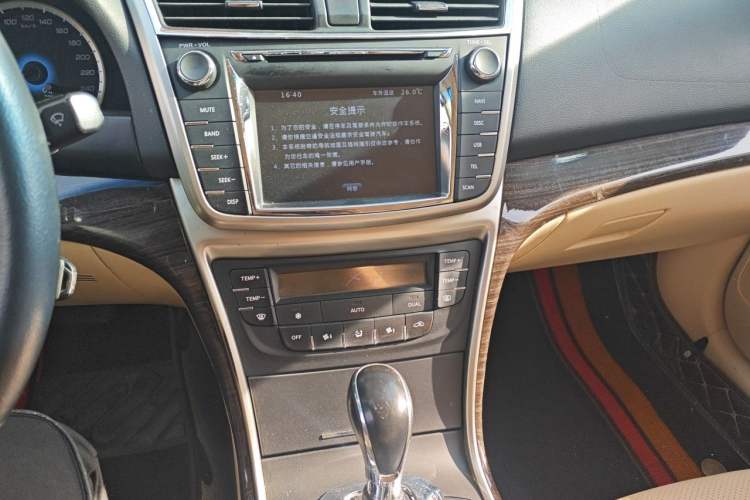 Used CHANGAN Raeton 2014 1.8T Automatic Elite Anniversary Edition China IV Standard Audio And AC Panel